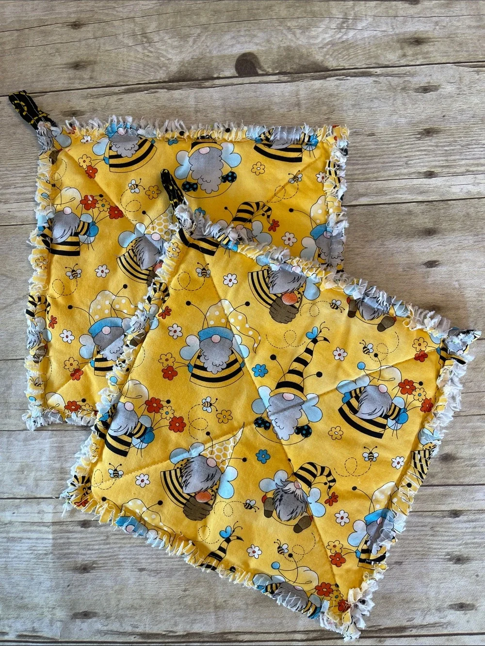 Rag Quilted Bees & Gnomes Hot Pad/Potholders Set of 2
